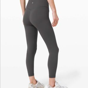 Grey Lululemon aligns